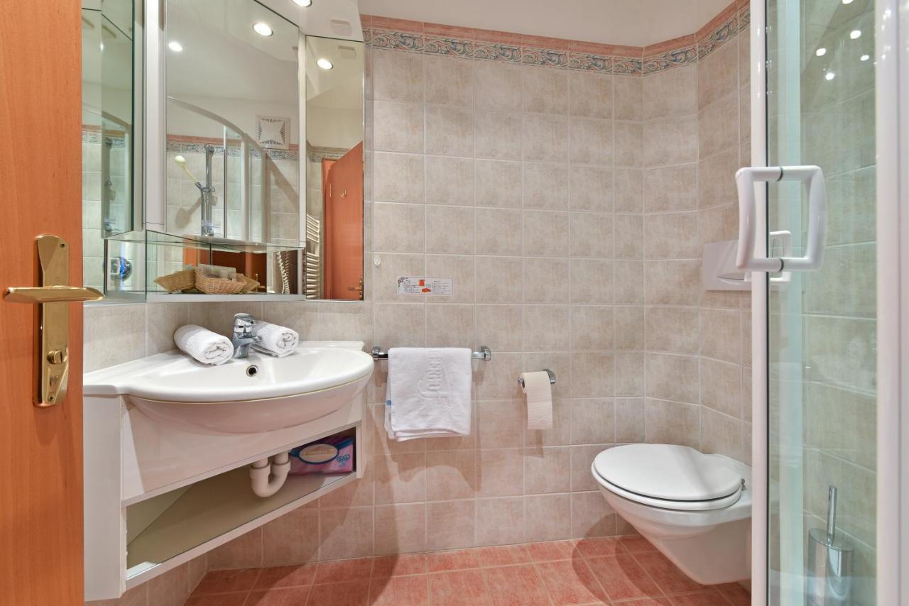 פונס Hotel Ranuimuellerhof מראה חיצוני תמונה