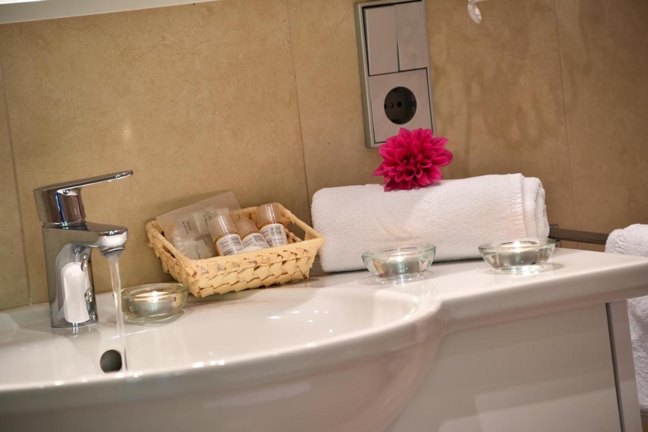 פונס Hotel Ranuimuellerhof מראה חיצוני תמונה