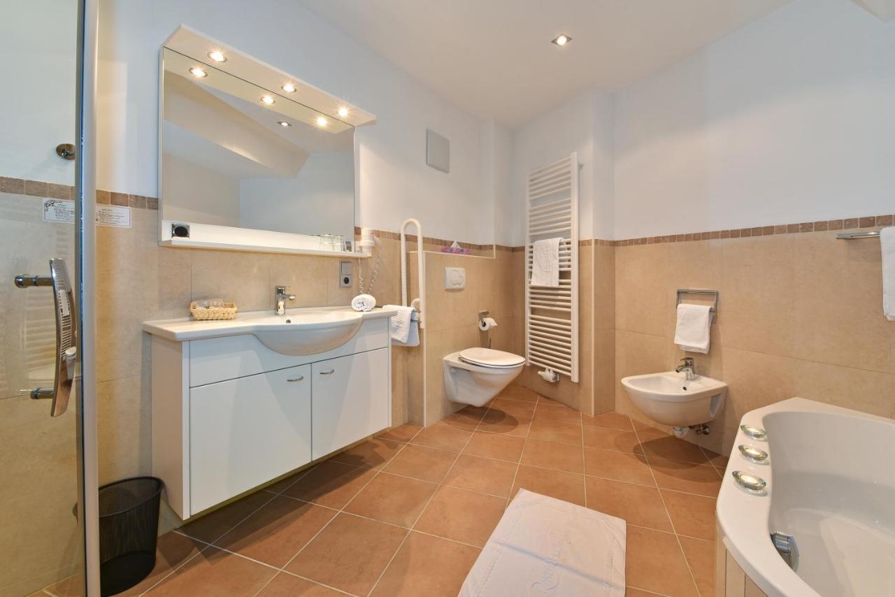 פונס Hotel Ranuimuellerhof מראה חיצוני תמונה